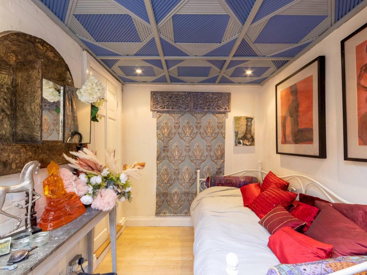 Pass The Keys Split-Floors Antique Apartment In Portobello Road London Bagian luar foto