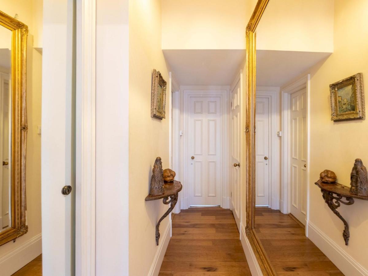 Pass The Keys Split-Floors Antique Apartment In Portobello Road London Bagian luar foto