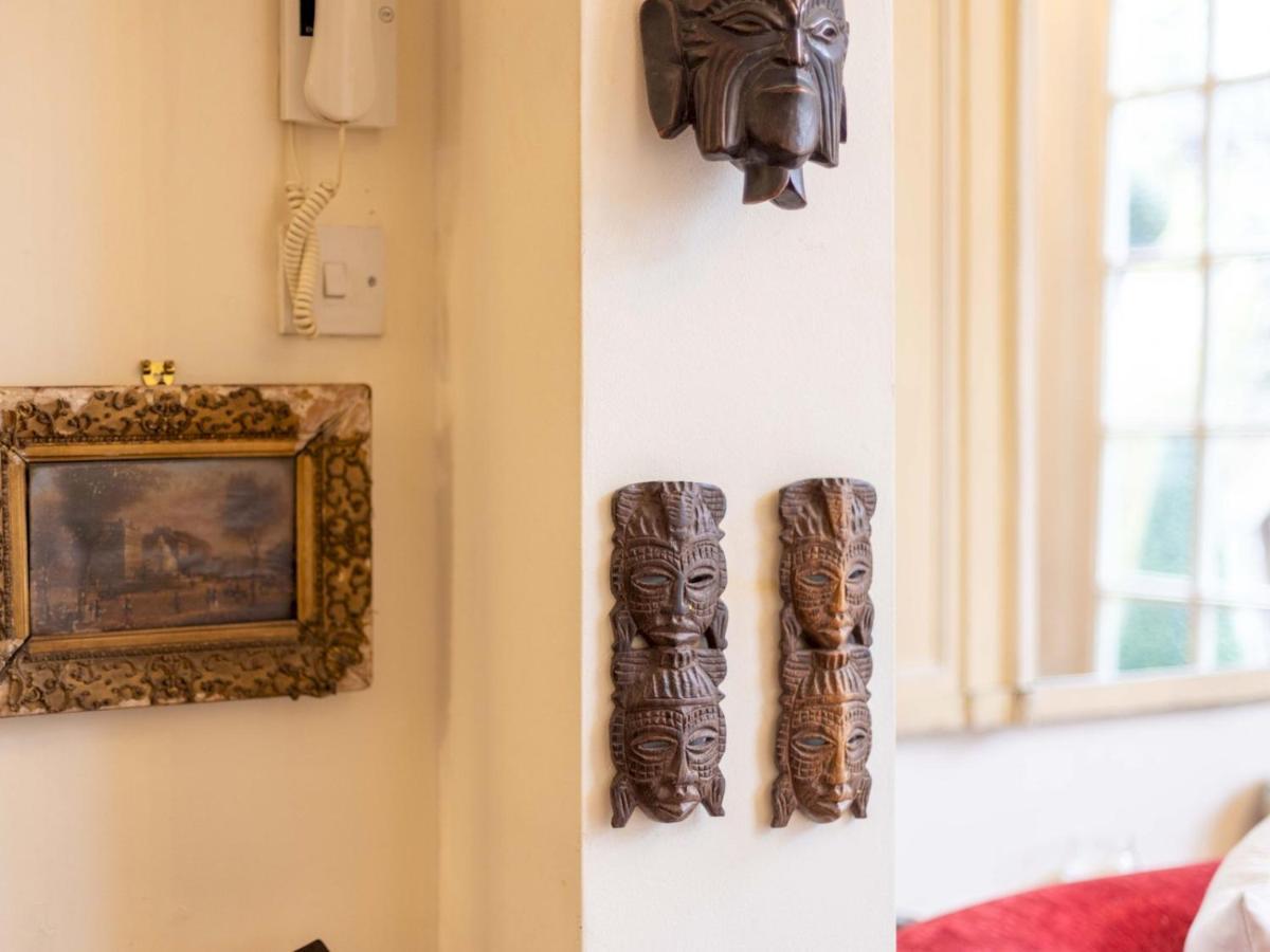 Pass The Keys Split-Floors Antique Apartment In Portobello Road London Bagian luar foto