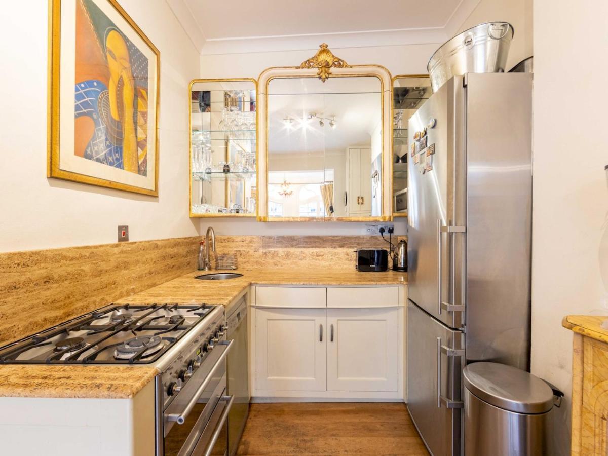 Pass The Keys Split-Floors Antique Apartment In Portobello Road London Bagian luar foto