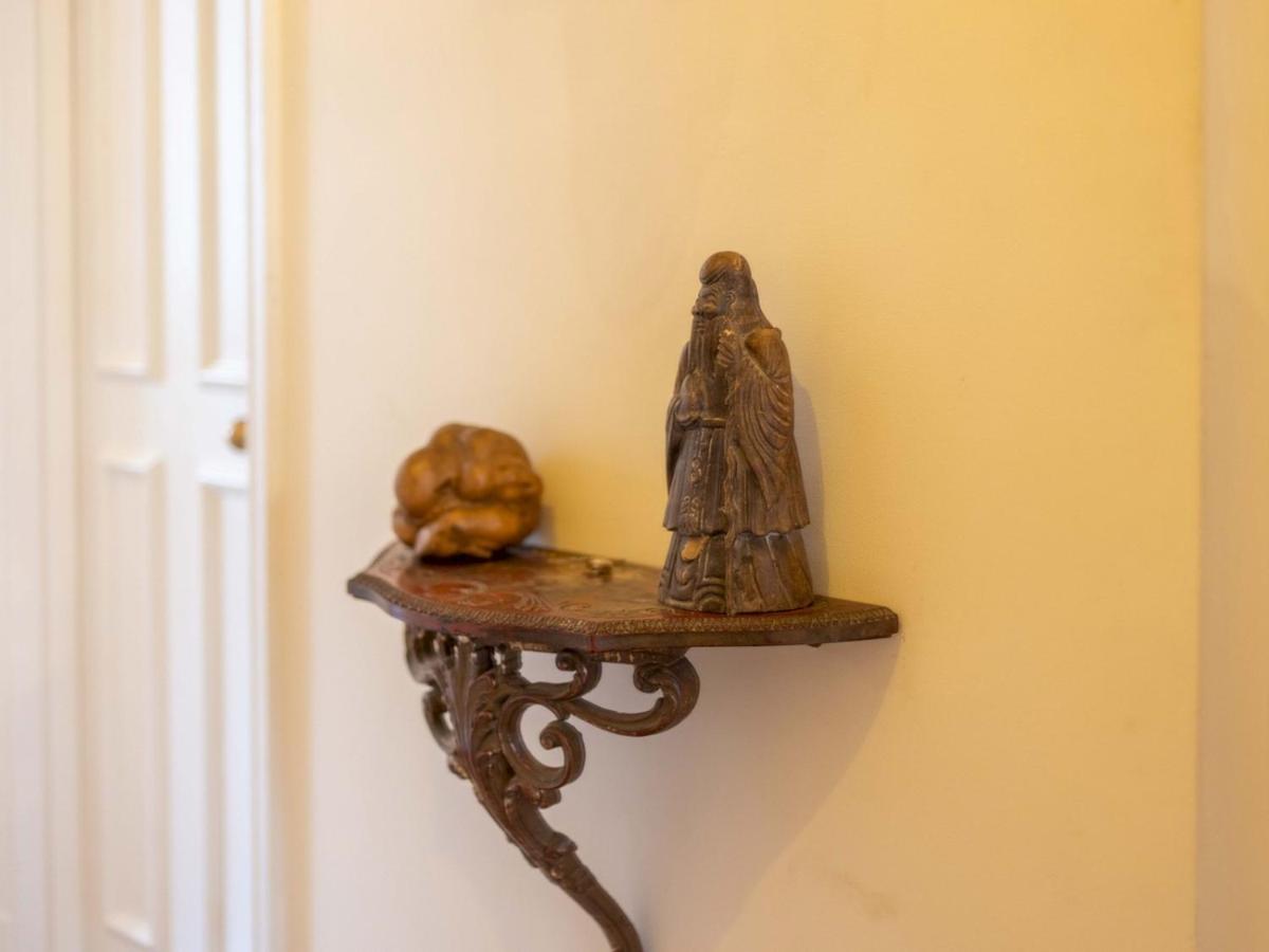 Pass The Keys Split-Floors Antique Apartment In Portobello Road London Bagian luar foto